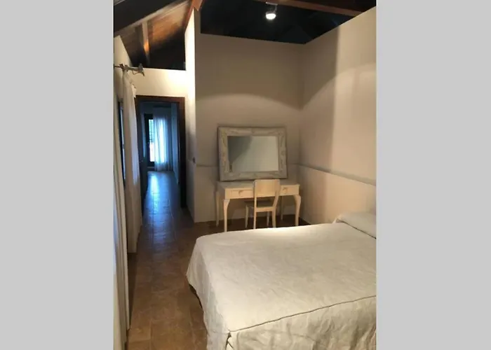 El Enreo Jaras -urbanizacion Jaras 別荘